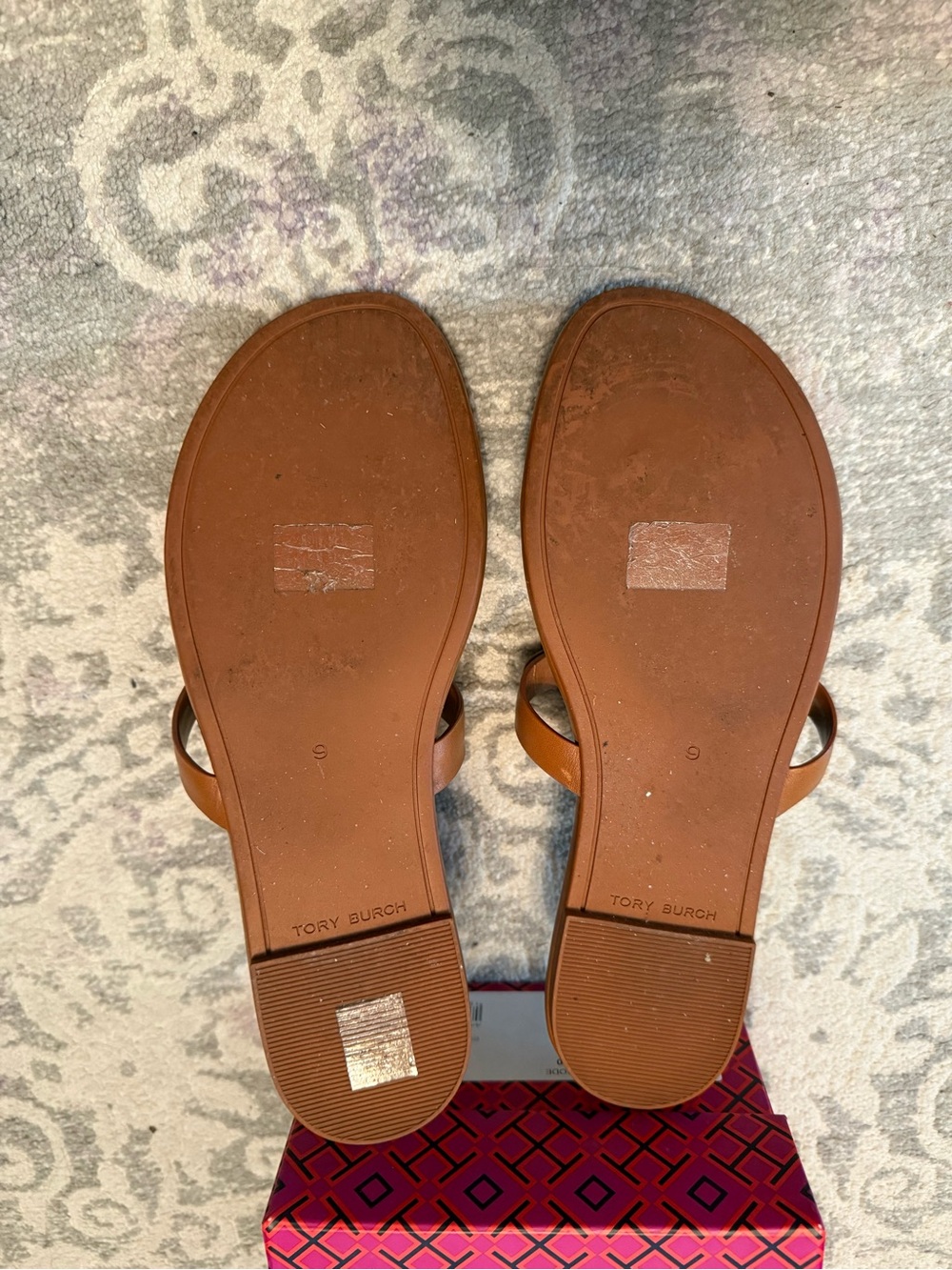 Excellent Condition! Iconic Tory Burch Miller Sandals in size 9. “SOFT” version. - Picture 5 of 7